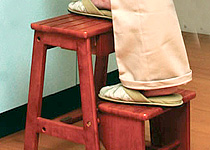 アップダウンキャスターで安心・安全な踏み台・作業台に