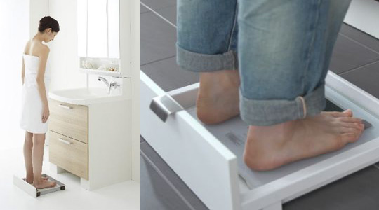 体重計収納にアップダウンキャスター